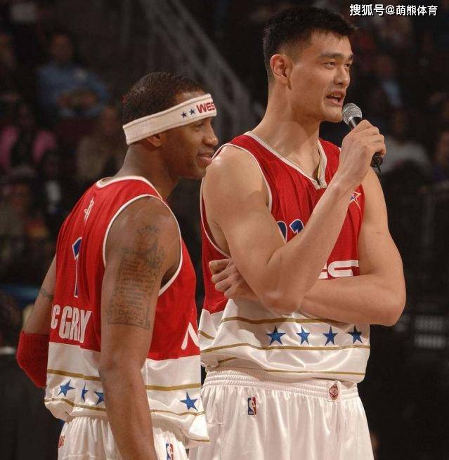 江苏队翻盘鹈鹕,易建联统治全场 江苏队翻盘鹈鹕,易建联统治全场