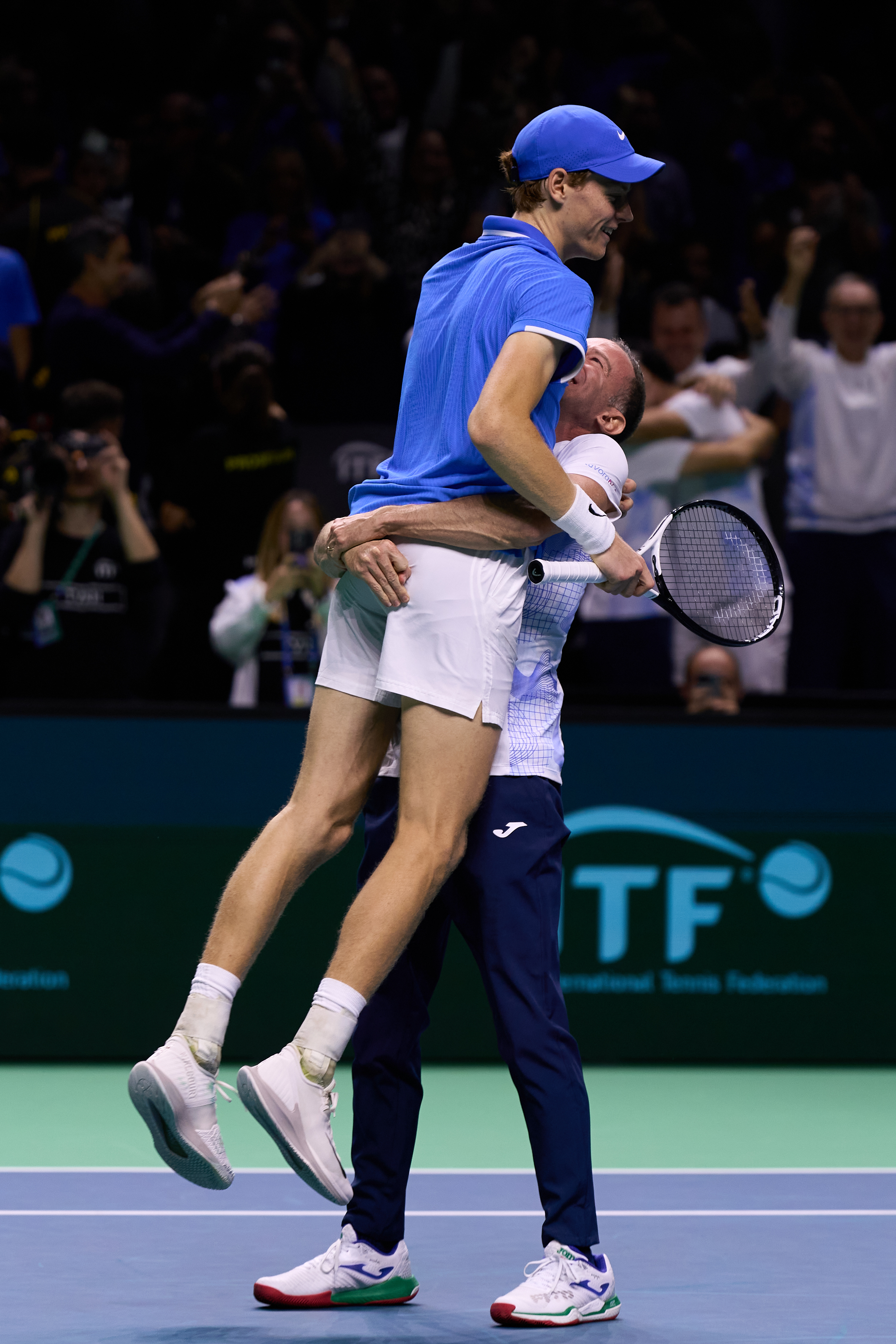 美网完胜戴维斯杯,西西帕斯带队取胜 美网完胜戴维斯杯,西西帕斯带队取胜