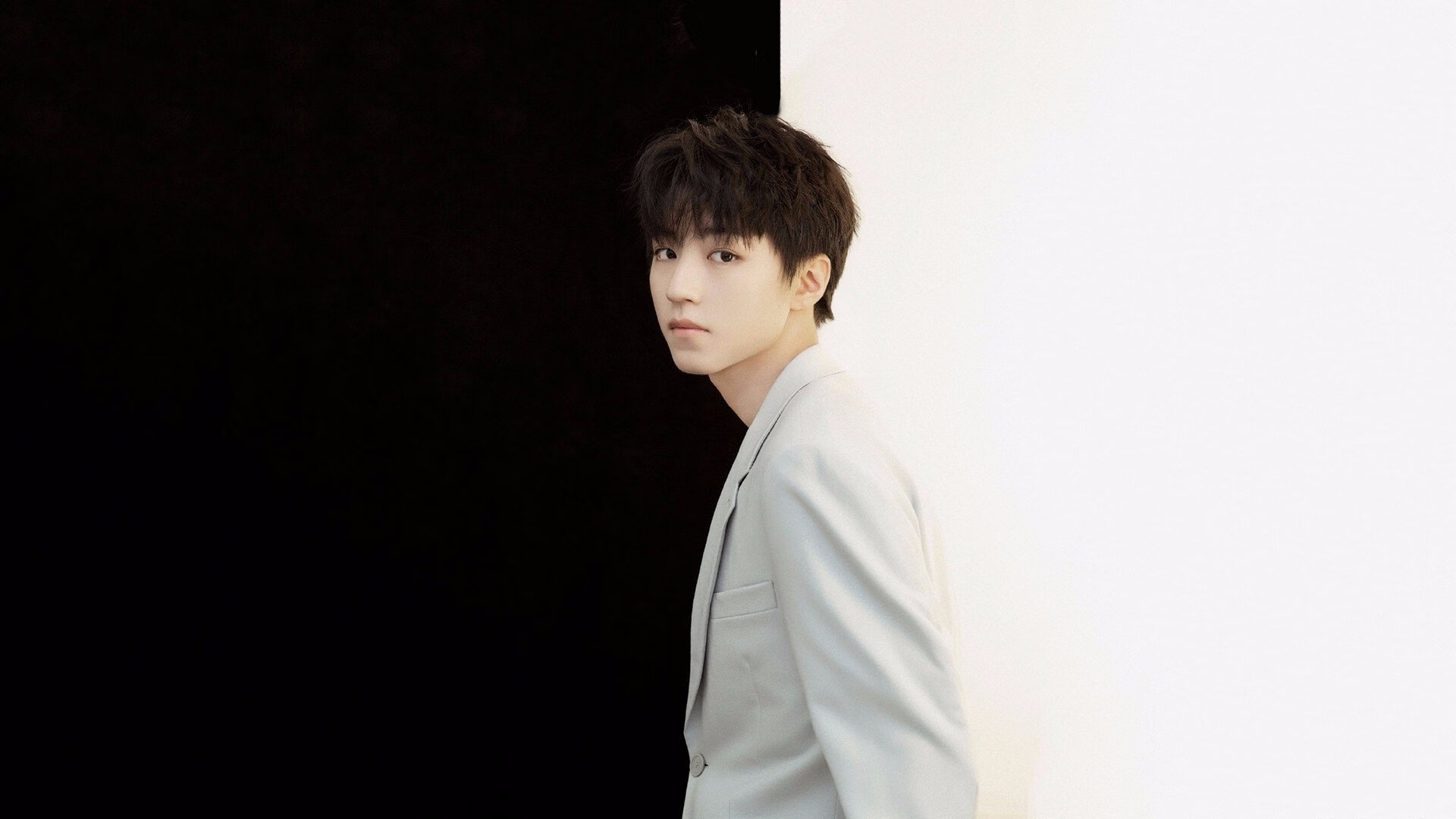 隐形王冠,当蓝领军团的关键先生静默加冕