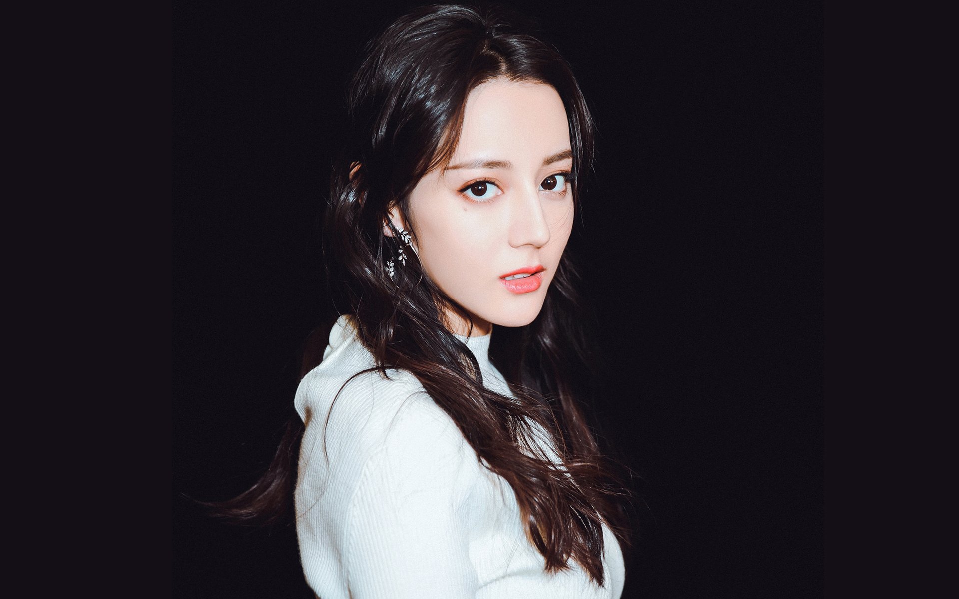 浓眉擎天柱!17分惊天逆转,新疆客场死里逃生,超巨时刻诞生