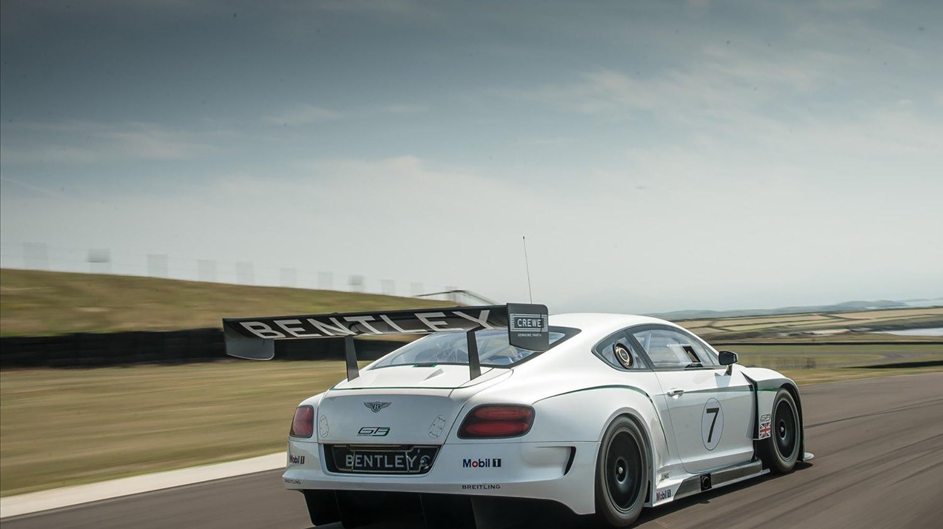 蓝色闪电与橙色火焰，体育史中两种征服方式