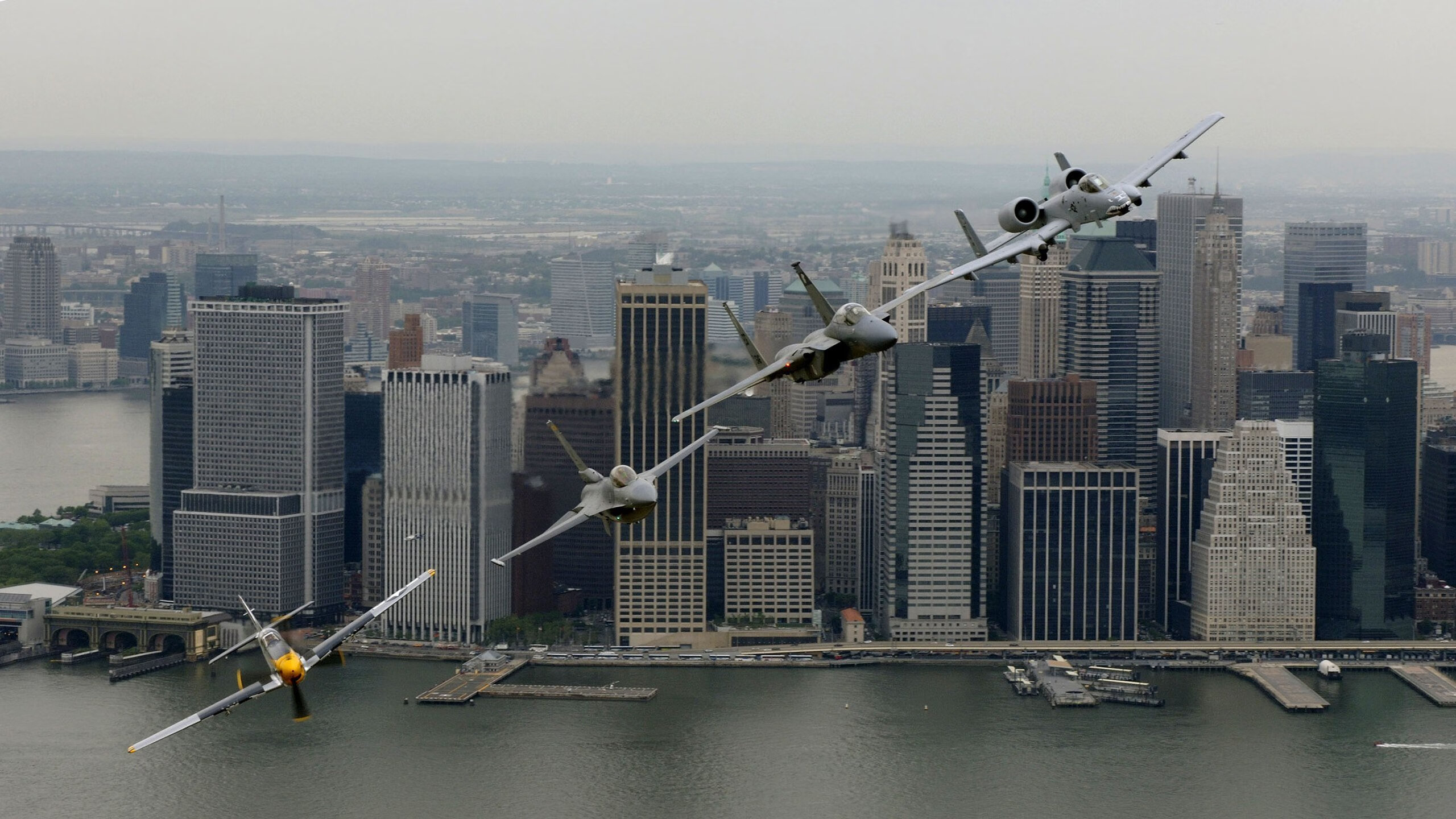 终结与接管,足球世界中的两种主宰方式